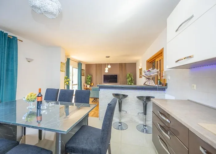 Kristina In With Private Pool, Bbq * Makarska