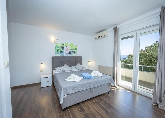 Kristina In With Private Pool, Bbq Villa *