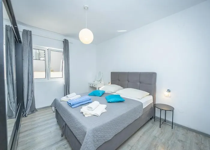 Villa Kristina In With Private Pool, Bbq