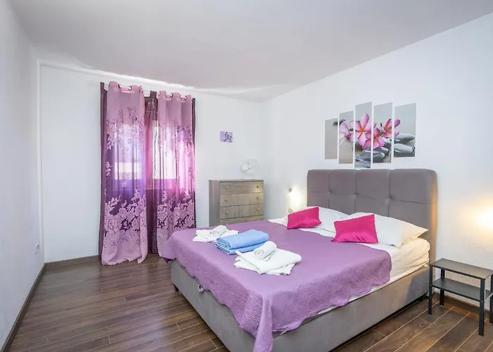 Kristina In With Private Pool, Bbq Villa