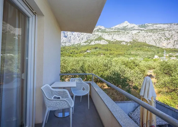 Kristina In With Private Pool, Bbq Makarska