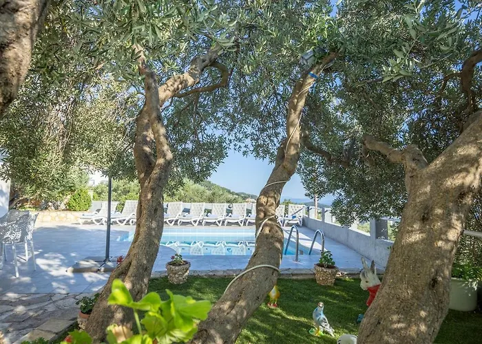 Villa Kristina In With Private Pool, Bbq Makarska