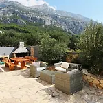 Kristina In With Private Pool, Bbq *