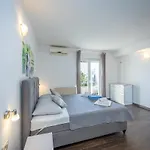 Kristina In With Private Pool, Bbq *