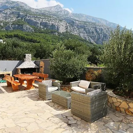 Kristina In With Private Pool, Bbq *