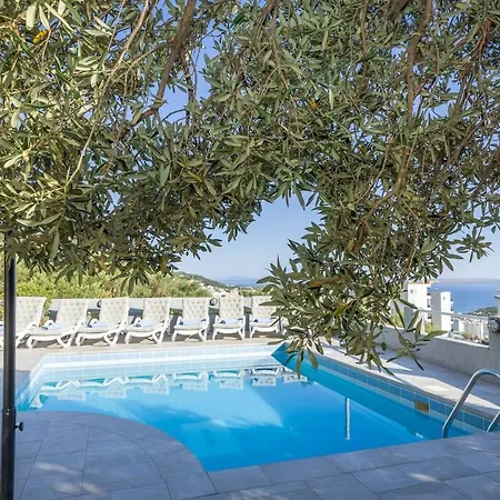 Kristina In With Private Pool, Bbq