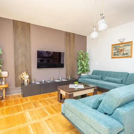 Kristina In With Private Pool, Bbq Villa Makarska