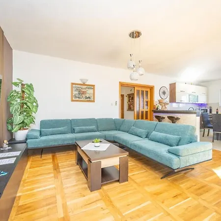 Kristina In With Private Pool, Bbq Villa