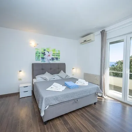 Kristina In With Private Pool, Bbq Villa *