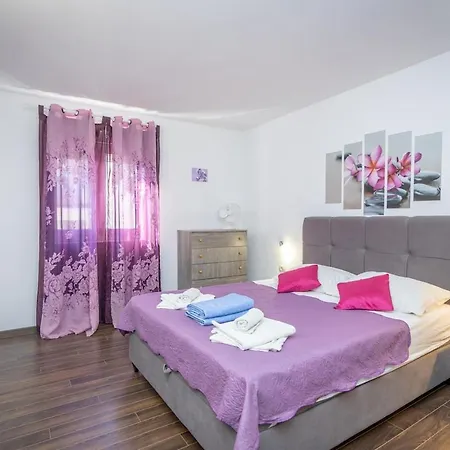 Kristina In With Private Pool, Bbq Villa