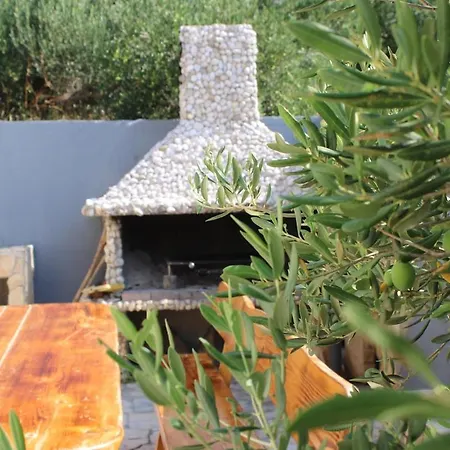 Villa Kristina In With Private Pool, Bbq Makarska