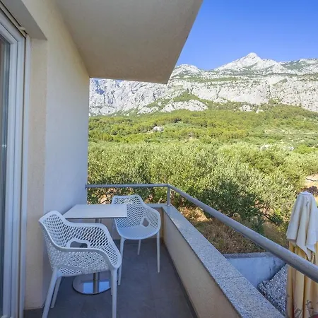 Kristina In With Private Pool, Bbq Makarska