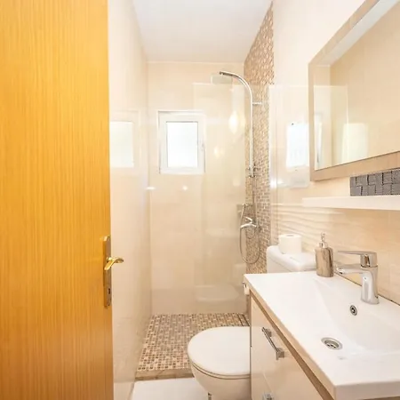 Kristina In With Private Pool, Bbq Villa *