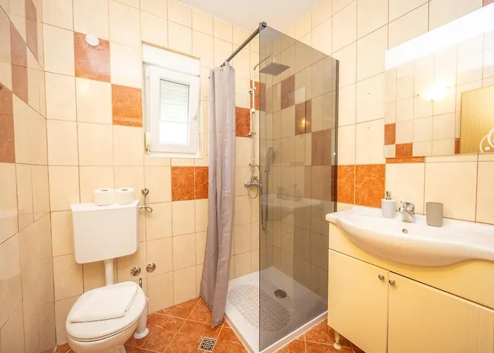 Kristina In With Private Pool, Bbq *